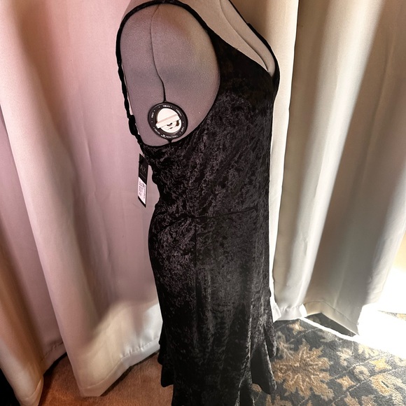 AX PARIS Velvet Sexy Dress - Picture 5 of 7